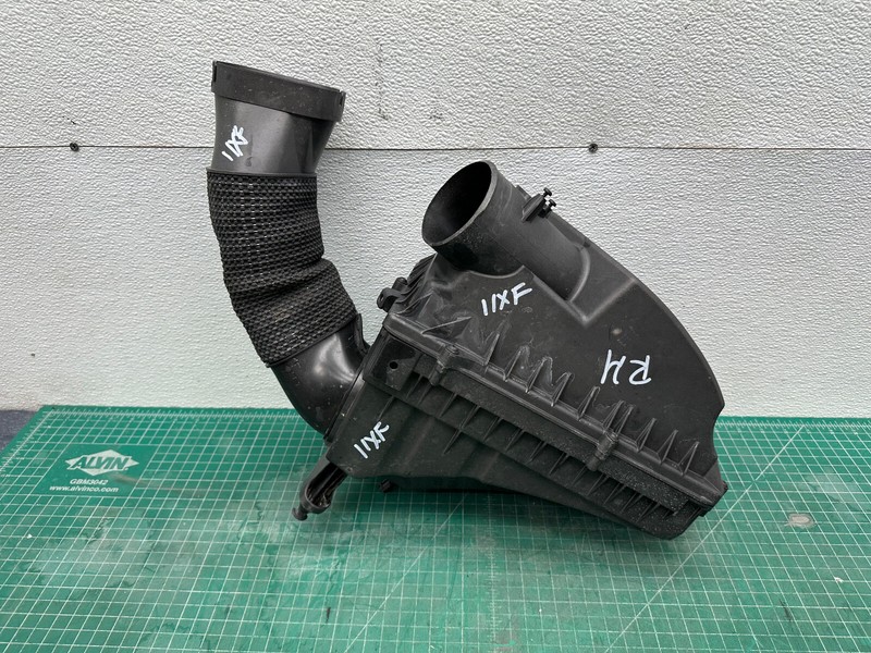 09-12 JAGUAR XF X250 FRONT RIGHT AIR INTAKE FILTER CLEANER BOX W/ AIR TUBE OEM