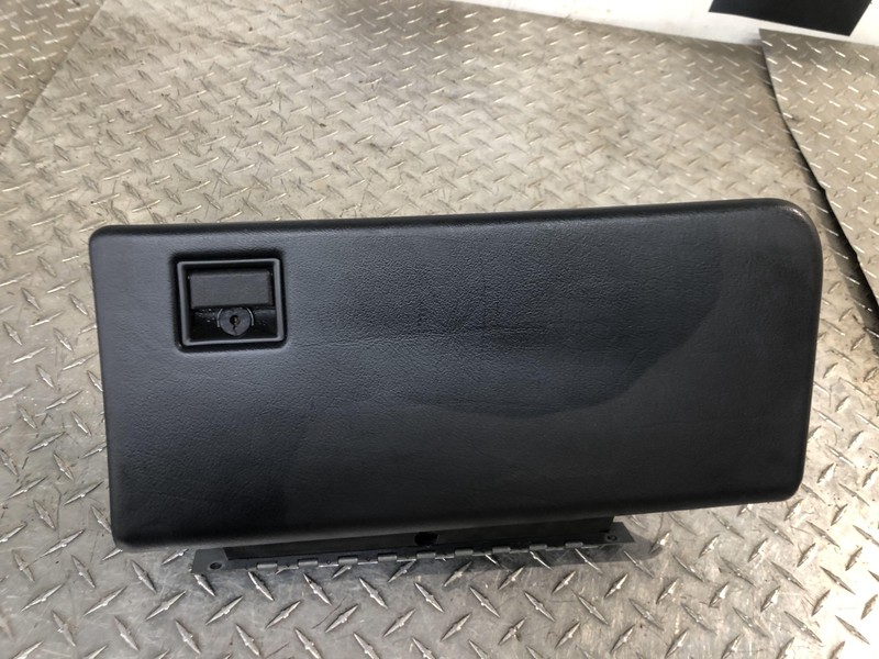2000-2002 Pontiac Firebird Glove Box Assembly Tested Oem