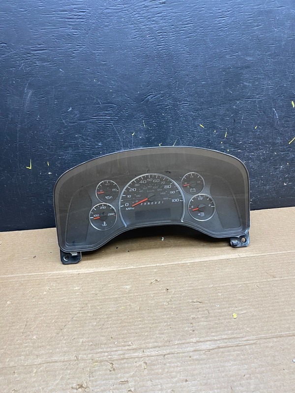 2008 to 2010 Chevrolet Express 1500 Speedometer Cluster Gauge W0368 DG
