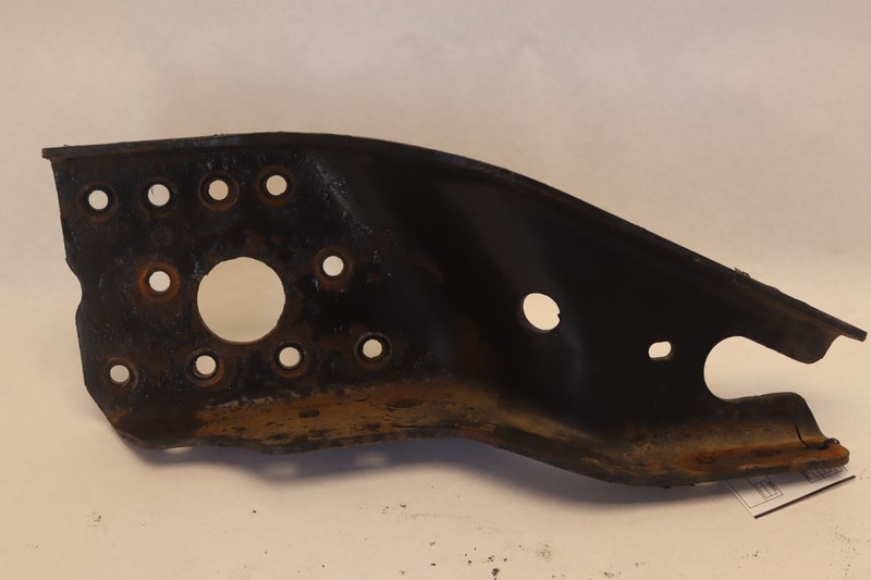 2008-17 FREIGHTLINER CASCADIA 125 RIGHT PASSENGER FRAME HORN SUPPORT BRACKET OEM