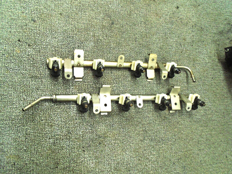 FUEL DELIVERY PIPE ASSY 1 & 2 w INJECTORS 6AW-13160/70-00 YAMAHA '07-'11 300 350