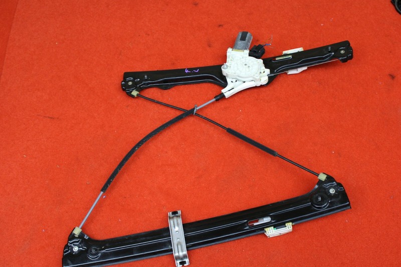 BMW E70 X5 FRONT LEFT DRIVER SIDE WINDOW REGULATOR WITH MOTOR ASSEMBLY OEM