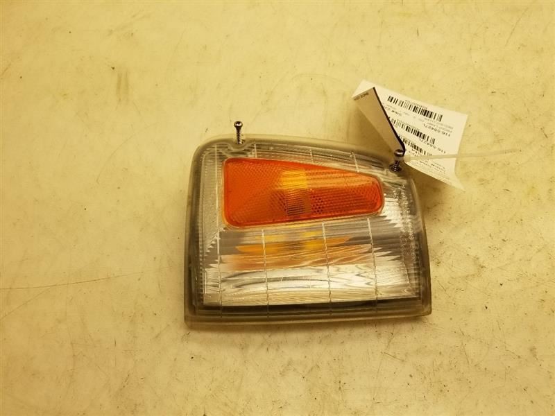 93 94 95 96 97 98 TOYOTA T100 FRONT DRIVER LEFT CORNER LAMP TURN SIGNAL