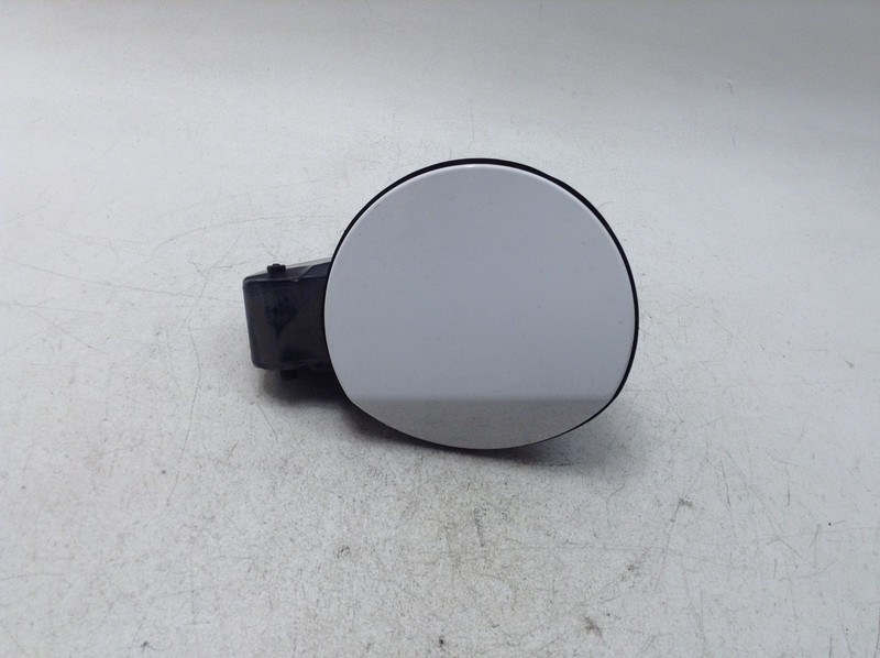 11-16 CHEVROLET CRUZE FUEL FILLER DOOR COVER LID W CAP WHITE OEM