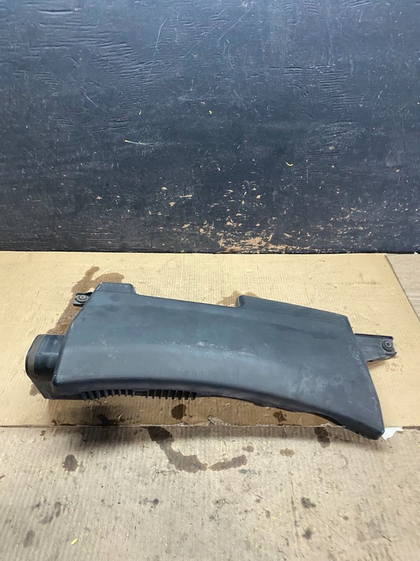 2006 to 2008 Infiniti M35 3.5L Front Air duct Inlet Tube OEM 16554-EG000 X3145