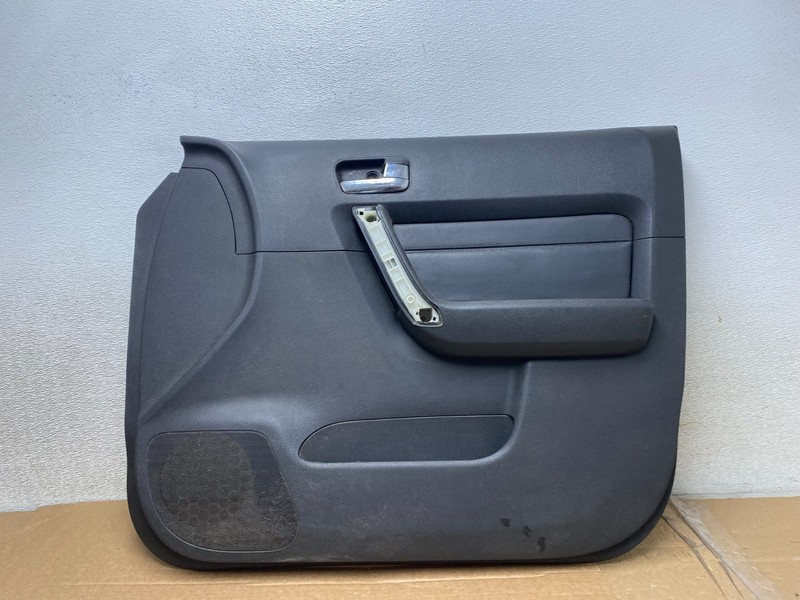 2006 to 2010 Hummer H3 Front Right Passenger Interior Door Panel OEM Z1280 DG