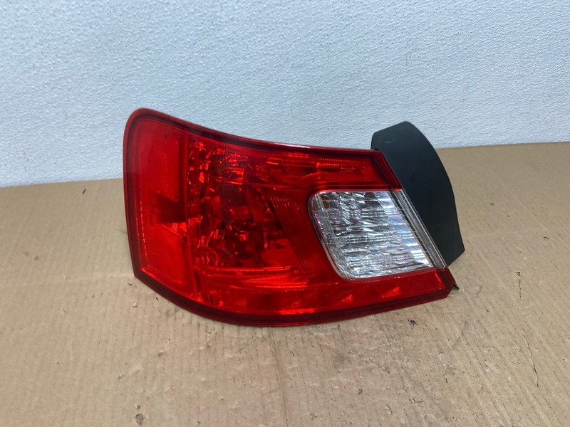 2009 2010 2011 2012 Mitsubishi Galant Left Driver LH Tail Light Oem AB8354 LK