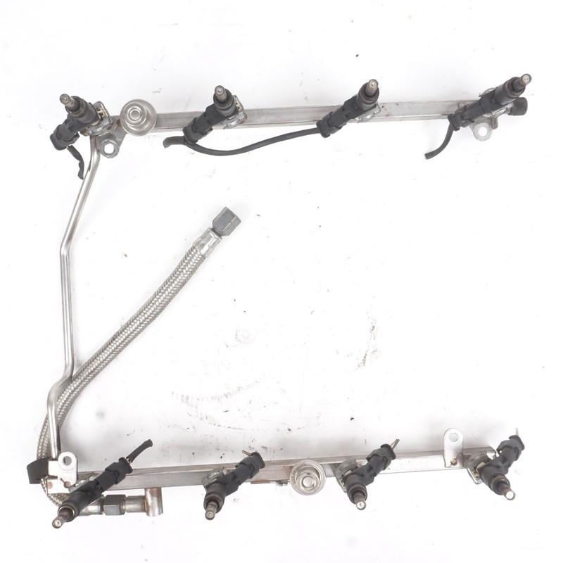 2007 - 2009 Mercedes W221 S550 CL550 Fuel Injection Rail With Fuel Injectors OEM