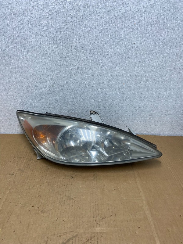 2002 to 2004 Toyota Camry Halogen Headlight Right Passenger Rh OEM AC8572 DW