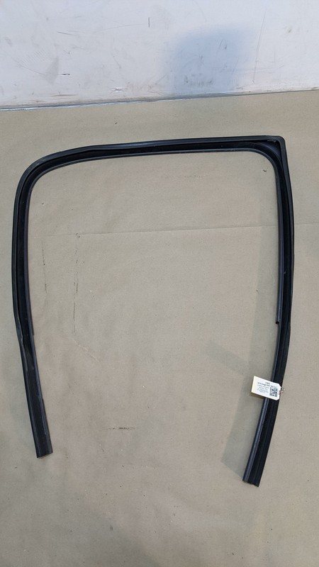 Right Rear Run Channel Weatherstrip Seal 55372136AG 2016 Dodge Ram 1500 09-2022