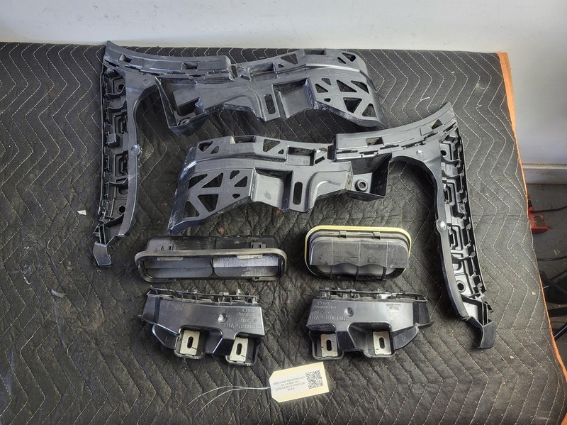2020-2022 Mercedes GLC 300 Rear Bumper Brackets & Quarter Vents OEM 2538809702