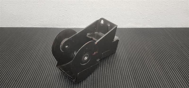 99-02 Nissan Quest 3.3L Rear Right Passenger Engine Mount Bracket OEM 113317B010