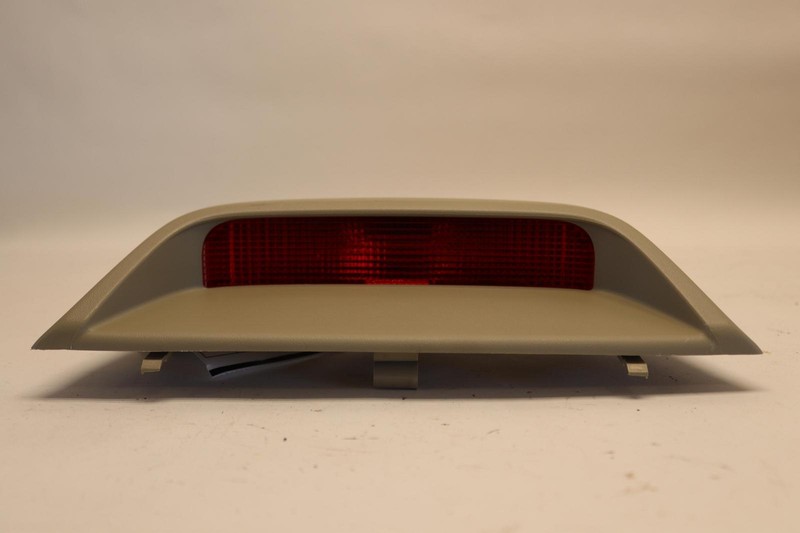 2002-2004 INFINITI Q45 REAR HIGH MOUNT 3RD THIRD BRAKE STOP LIGHT LAMP OEM