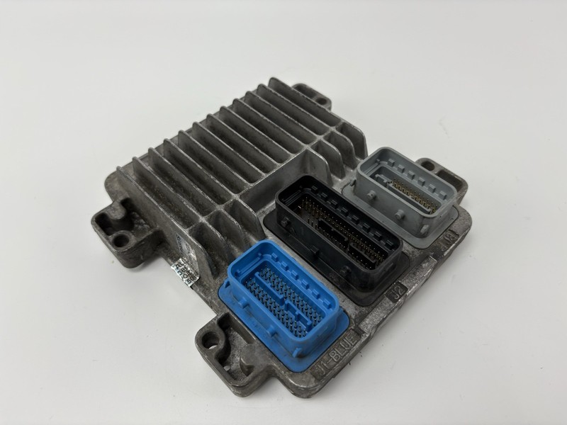04 05 2006 Chevy ECM PCMEngine Computer 12597521 -Programming needed 12569773