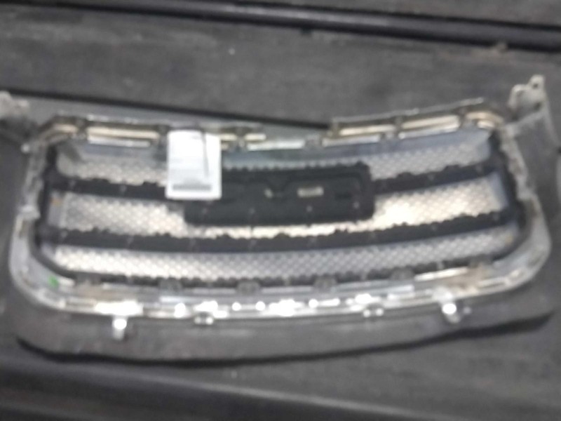 2014 GMC Acadia Denali Grille White OEM Used 22814532 4DR SUV 160K Miles