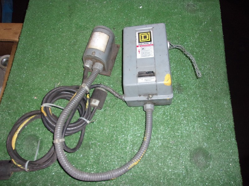 Square D Electrical Box with Motor and Power Cords/Cables *FREE SHIPPING*