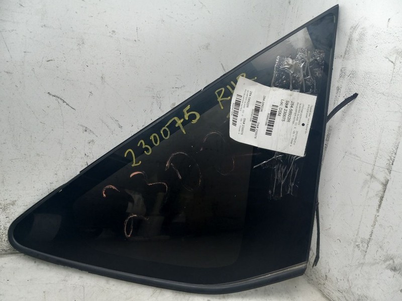 12-18 TOYOTA PRIUS V PASSENGER RIGHT QUARTER GLASS
