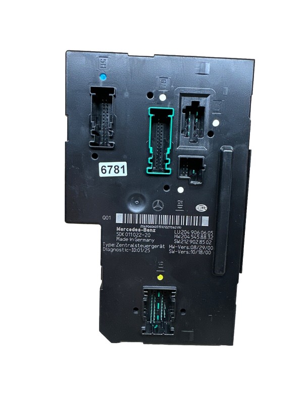 ✅ 10-14 Mercedes W204 C250 C300 C350 Rear Fuse Relay Box 2049060605 OEM ✅
