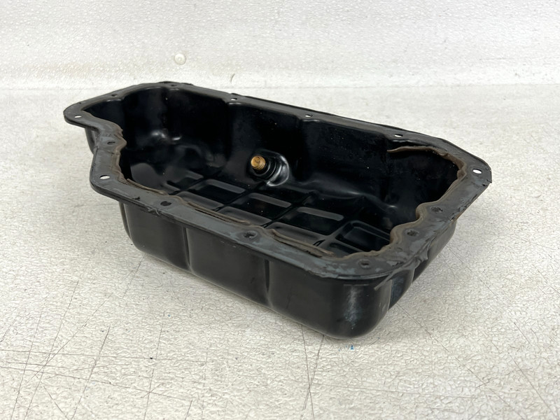 ⭐2016-2017 KIA K900 3.8L LOWER ENGINE MOTOR OIL PAN COMPARTMENT 133K OEM LOT2727