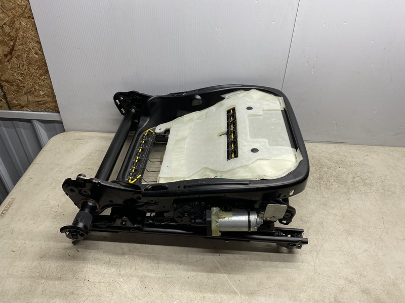 2003-2006 VOLVO XC90 RIGHT PASSENGER SIDE FRONT POWER SEAT TRACK OEM