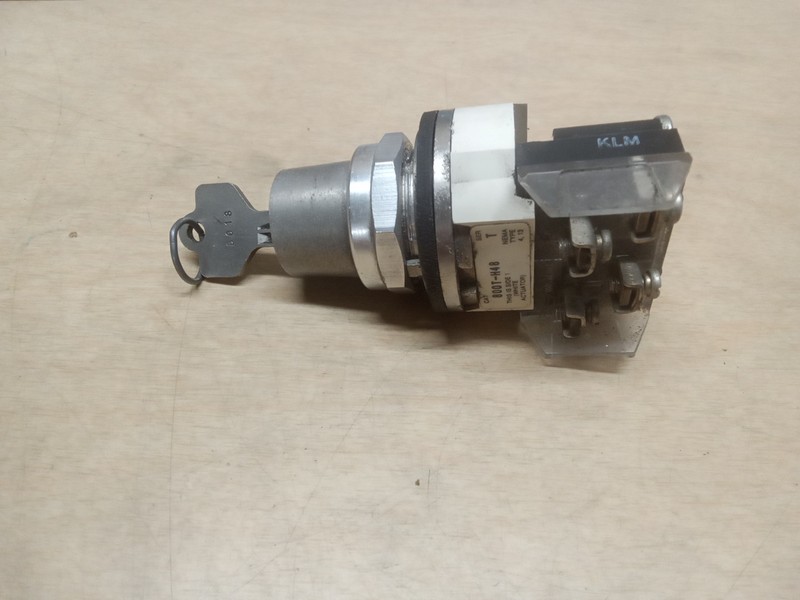 Allen-Bradley 800T-H48 Ser T Selector Switch With Key