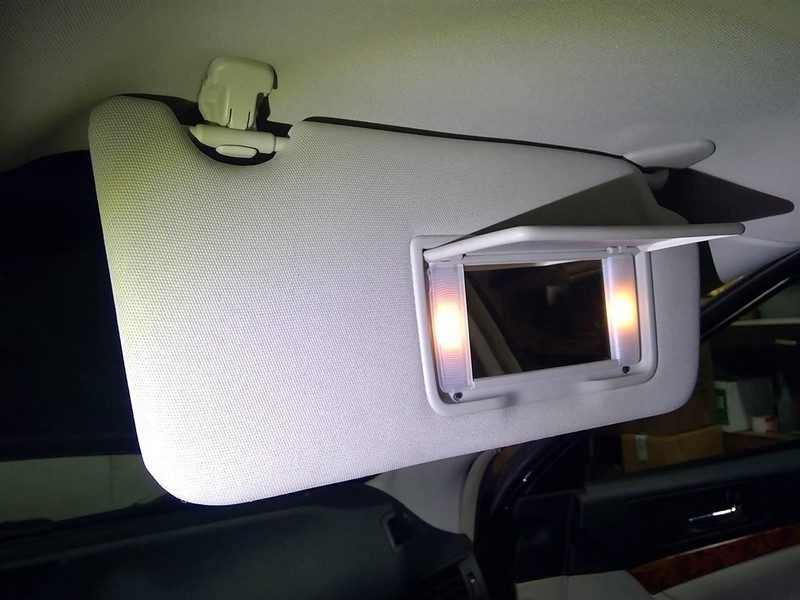 Passenger Sun Visor Illuminated Dual Bulbs Fits 10-14 LEGACY 1747583