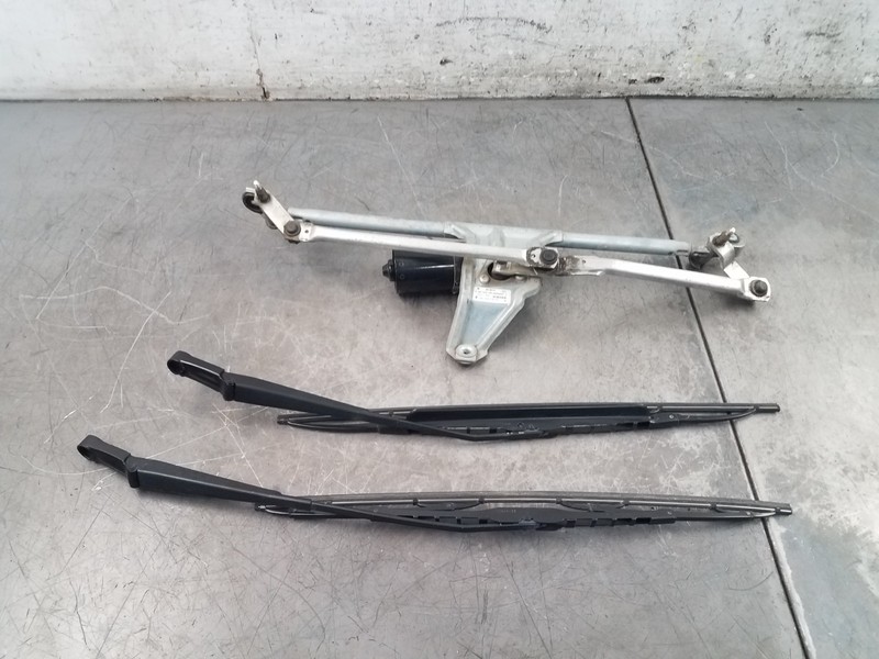 2007 Porsche Cayman S 987 Windshield Wiper Motor / Arms #3075 G2