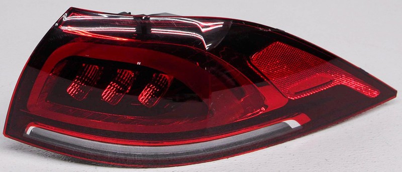 OEM Mercedes-Benz GLE-Class (SUV, 167 Type) Tail Lamp 167-906-34-04 Lens Chips