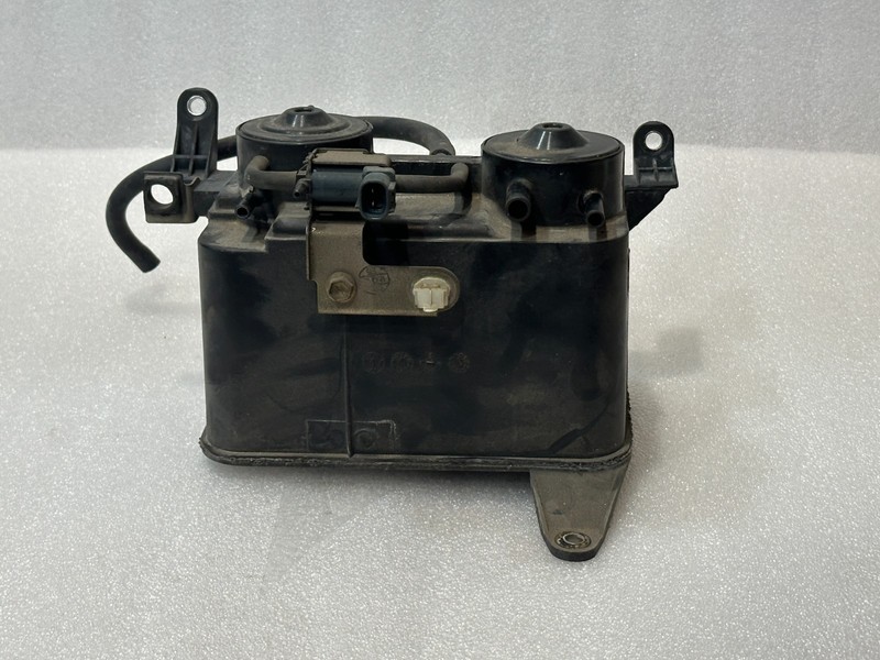 1996-2000 TOYOTA 4RUNNER Vapor Evaporator Charcoal Canister 2.7/3.4L 77740-35392