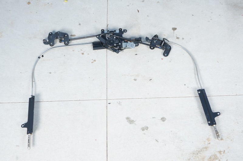 06-11 BMW E93 325I 328I 335i M3 Convertible Top Roof Lift Motor Drive Unit Latch
