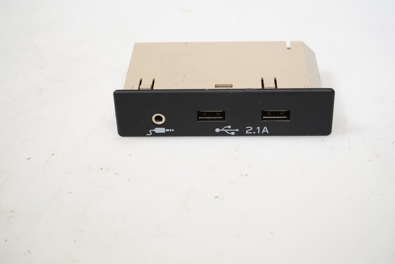 2020-2022 SUBARU LEGACY AUDIO AUXILIARY CHARGER USB POWER SOCKET 86257AN00A OEM