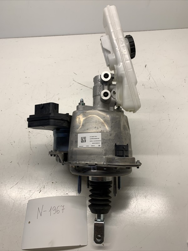 2019 Tesla Model 3 Power Brake Booster W/ Reservoir OEM PN:1044671-00-E. 1967