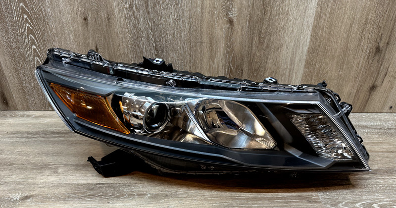 2010-12 HONDA CROSSTOUR RH HEADLIGHT HEADLIGHT ASSY OEM