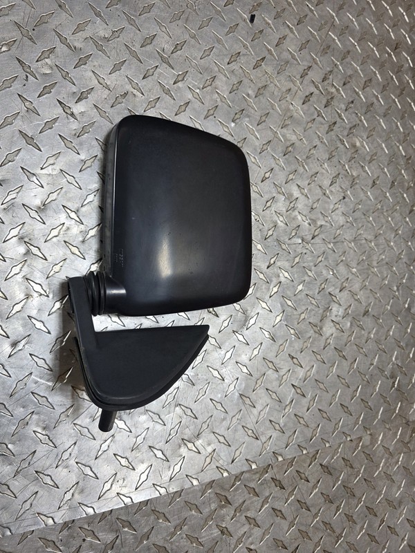 2000-2004 Nissan Xterra Passenger Right Side Mirror Oem Tested RH