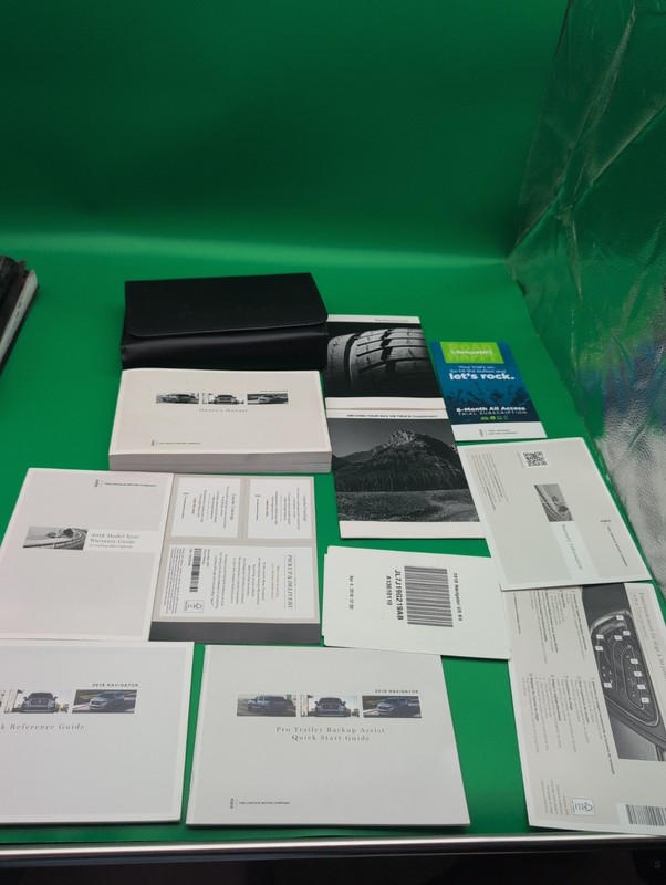 2018 Lincoln Navigator Owner's Manual - Complete Factory Set With Trailer Backup