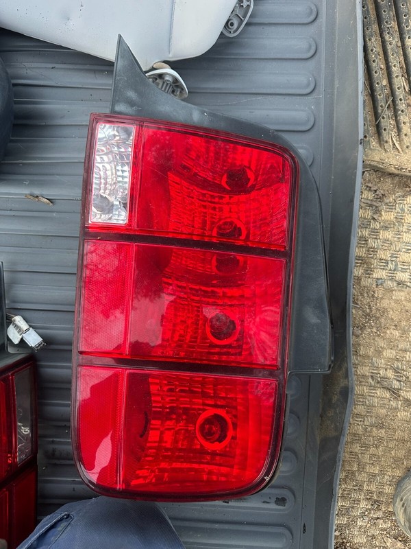 05-09 FORD MUSTANG OEM RH PASSENGER SIDE TAILLIGHT ASSEMBLY