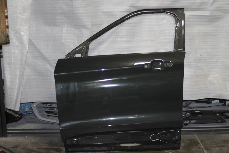 2020-2025 Ford Explorer Front Left Driver Side Door Shell Oem
