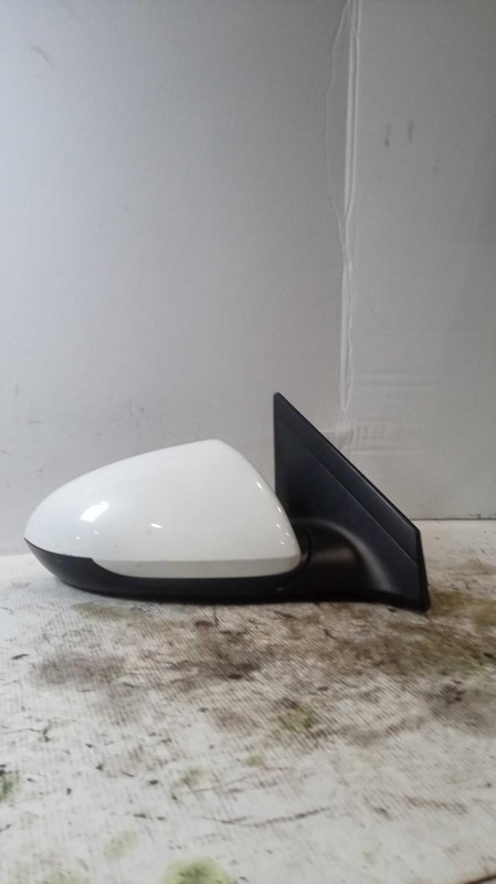 2018 Hyundai Elantra Right Door Mirror Assembly - White, Used, 115k Miles