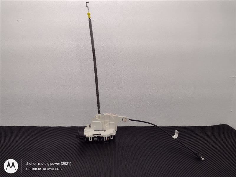 19-21 Mercedes-Benz Sprinter Front Right Door Power Lock Actuator OEM 9077200300