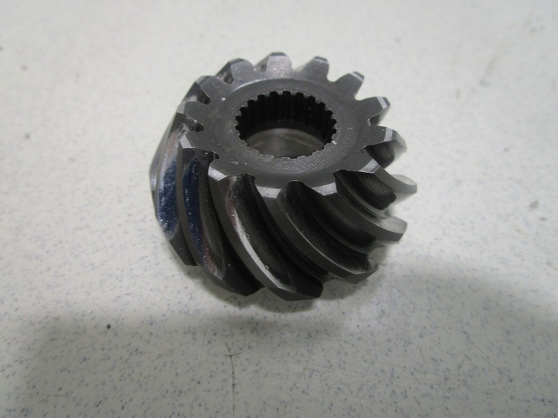 57301-95841 Suzuki Outboard DT75 75 HP Lower Unit 13T Pinion Gear
