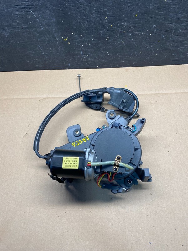 2007-2014 Kia Sedona Left Electric Power Sliding Door Motor Regulator P3588 DG