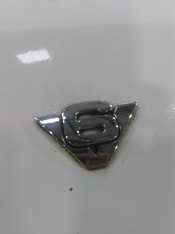 2008 Ford Escape Right Fender White Good Condition Glue Stain 307053