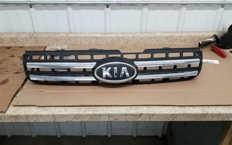 Grille 2 Bar Grille Fits 05-08 SPORTAGE 218817