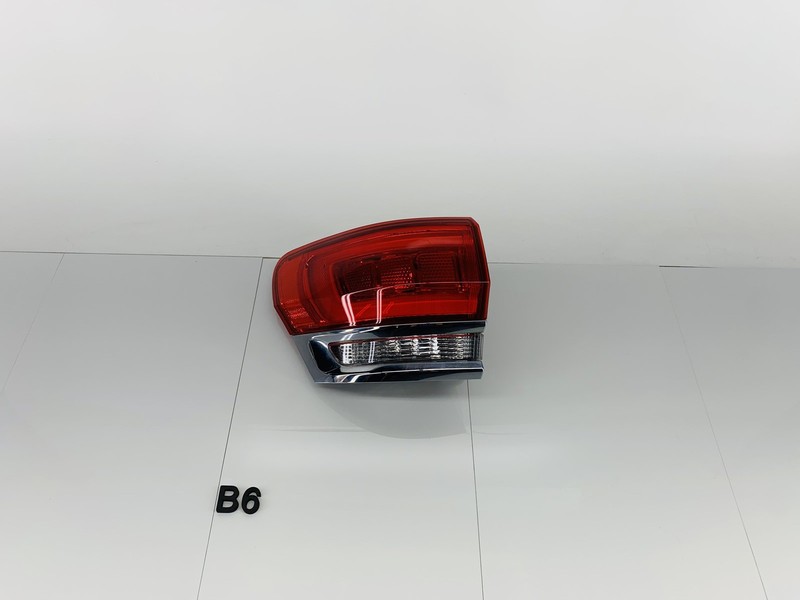 14-18 JEEP GRAND CHEROKEE REAR LEFT SIDE OUTER TAIL LIGHT BRAKE STOP LAMP OEM
