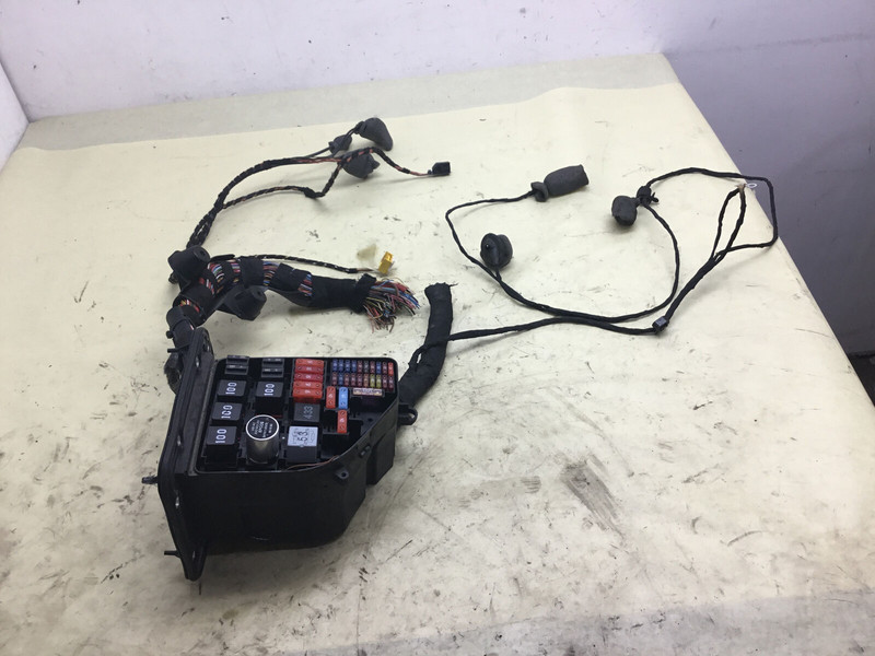 Bentley Flying Spur W12 6.0L Engine Fuse Relay Junction Box 13-18 :Y