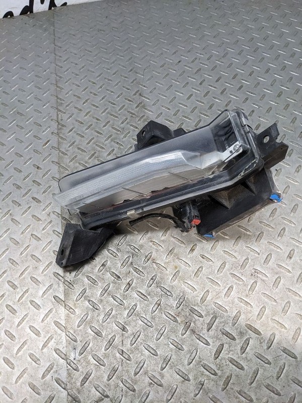 Driver Corner/Park Light Daytime Running Lamps SS Fits 16-18 CAMARO 1156046