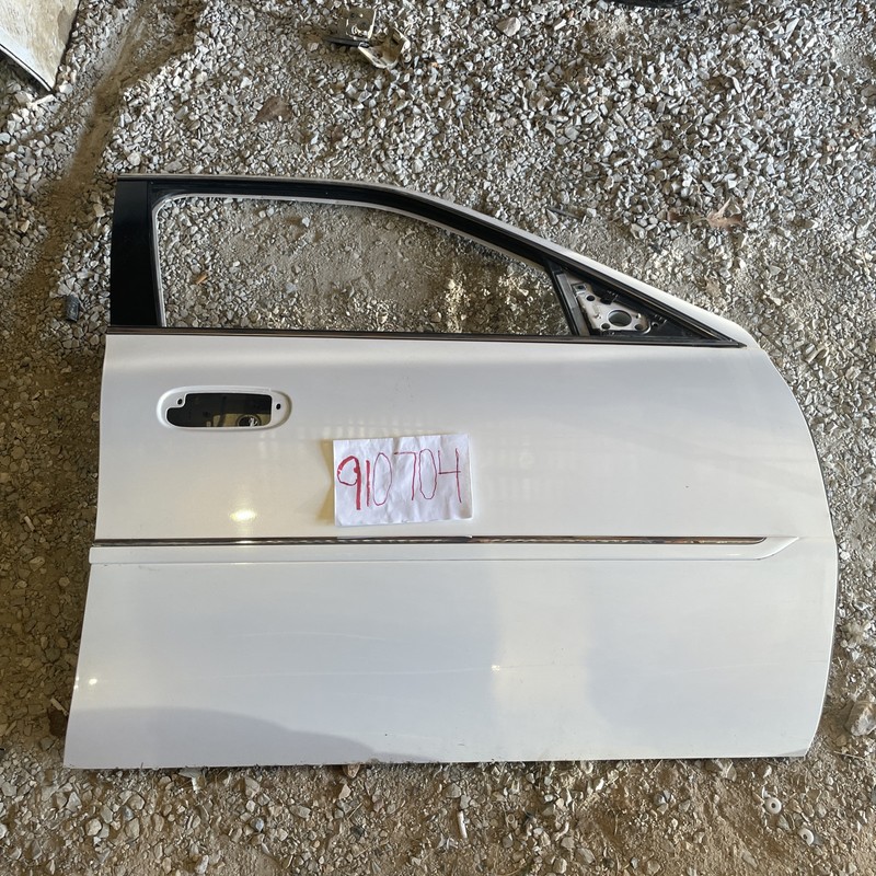 2006 2007 2008 2009 2010 2011 CADILLAC DTSRIGHT FRONTDOOR SHELL White Color