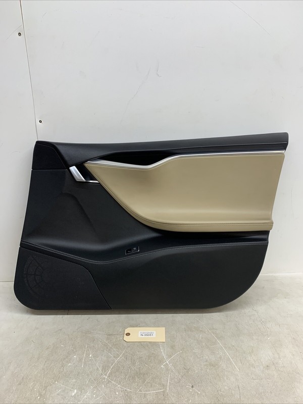 12-20 TESLA MODEL S FRONT RIGHT PASSENGER SIDE DOOR PANEL OEM 35051 C2
