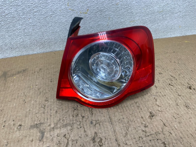 2006 to 2010 Volkswagen Passat EU Sedan Right Passenger Tail Light OEM W7511 DG