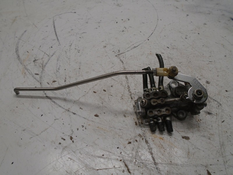 OIL INJECTION PUMP 6D0-13200-04-00 YAMAHA OUTBOARD 2004 & LATER 300 HP MOTOR